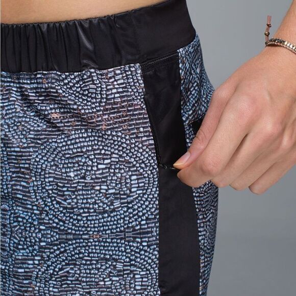 Lululemon Rise & Shine Trouser
Bead Envy Silver Spoon Multi / Black Sz 4 - Picture 5 of 10